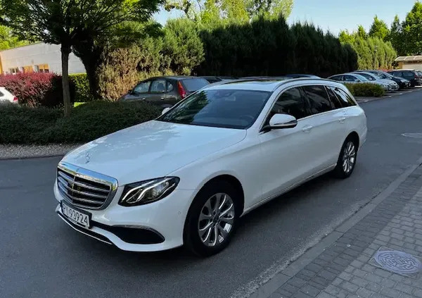 samochody osobowe Mercedes-Benz Klasa E cena 94799 przebieg: 161000, rok produkcji 2017 z Kazimierza Wielka